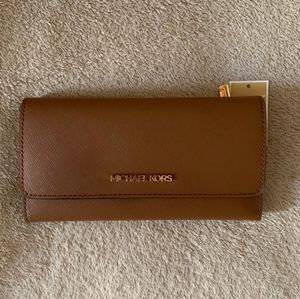 Michael Kors tan wallet *Brand New with tag's*